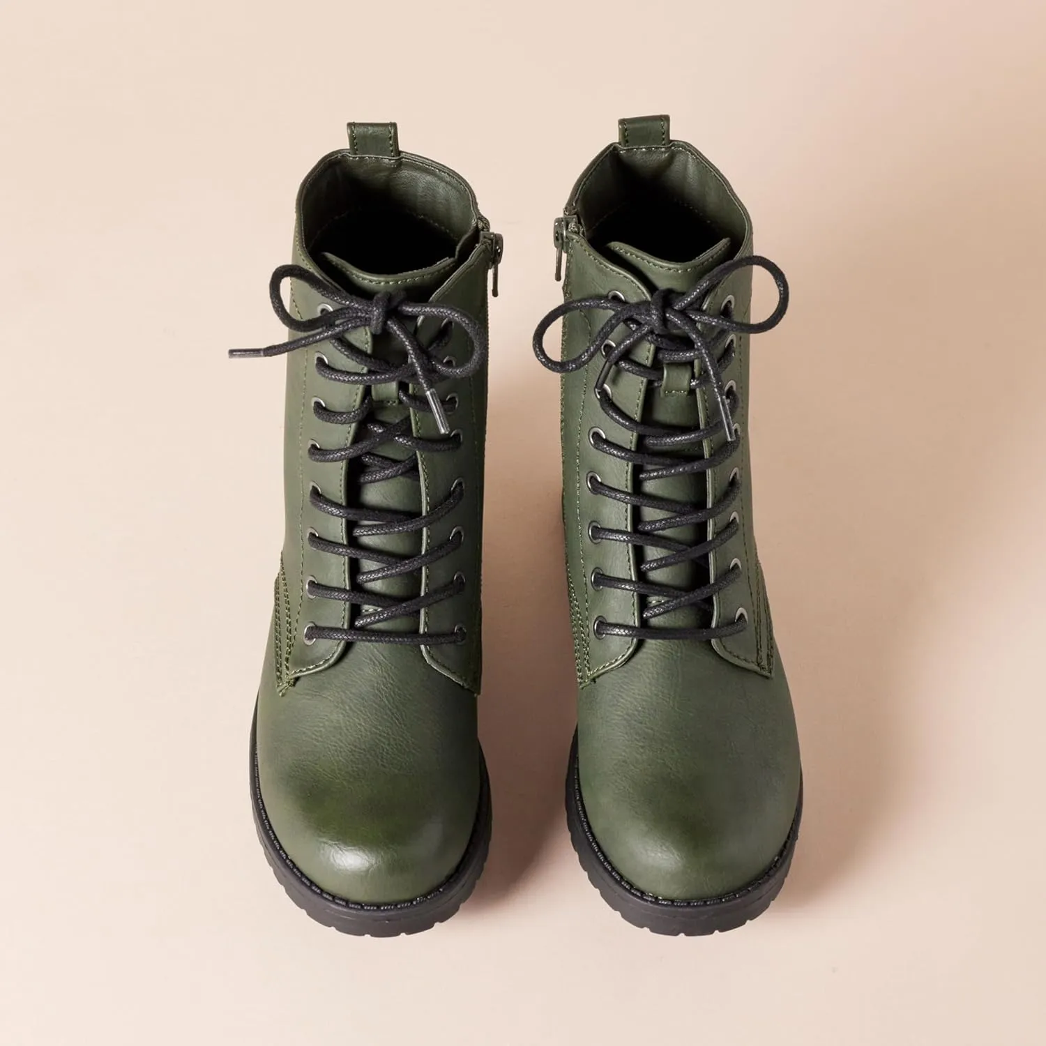 Amazon Essentials Women's Lace-Up Combat Boot