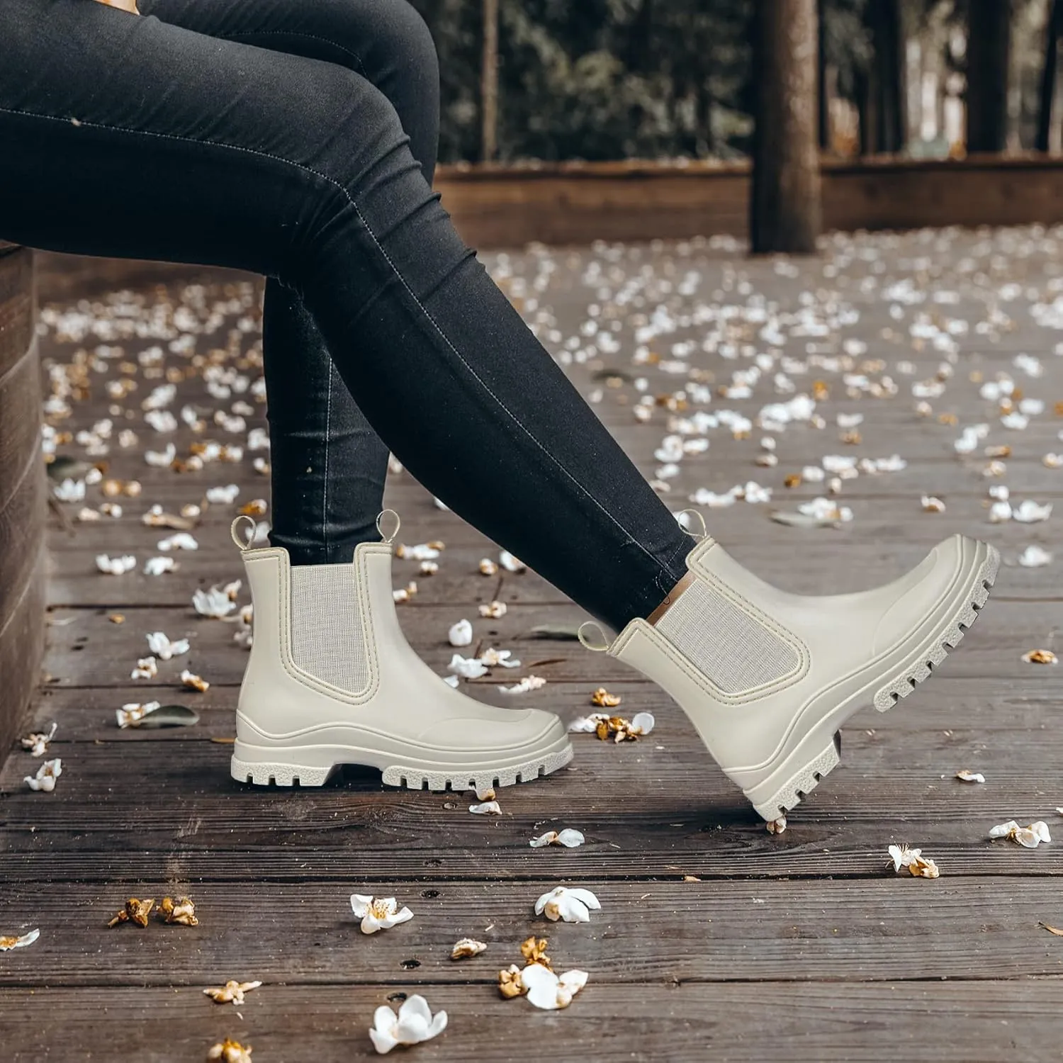 DKSUKO Women's Short Rain Boots Rubber Waterproof Garden Boots Elastic Slip On Ankle Chelsea Boot Fashion Insulated Rain Shoe for Outdoor Work Thick Sole