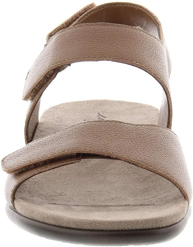 Easy Spirit Women's Hartwell Flat Sandal