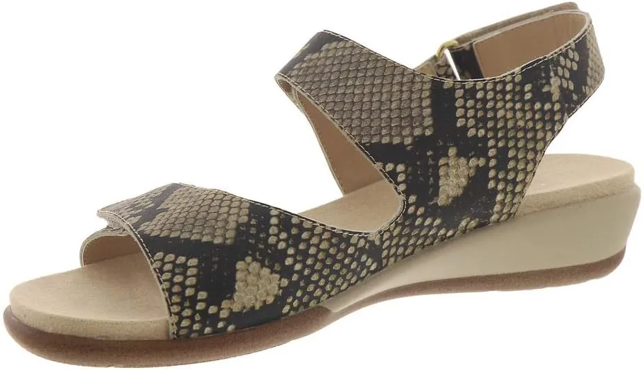 Easy Spirit Women's Hartwell Flat Sandal