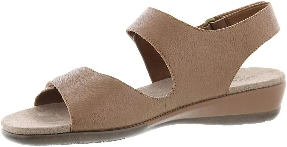 Easy Spirit Women's Hartwell Flat Sandal