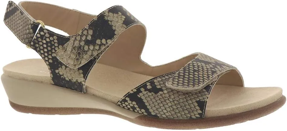 Easy Spirit Women's Hartwell Flat Sandal