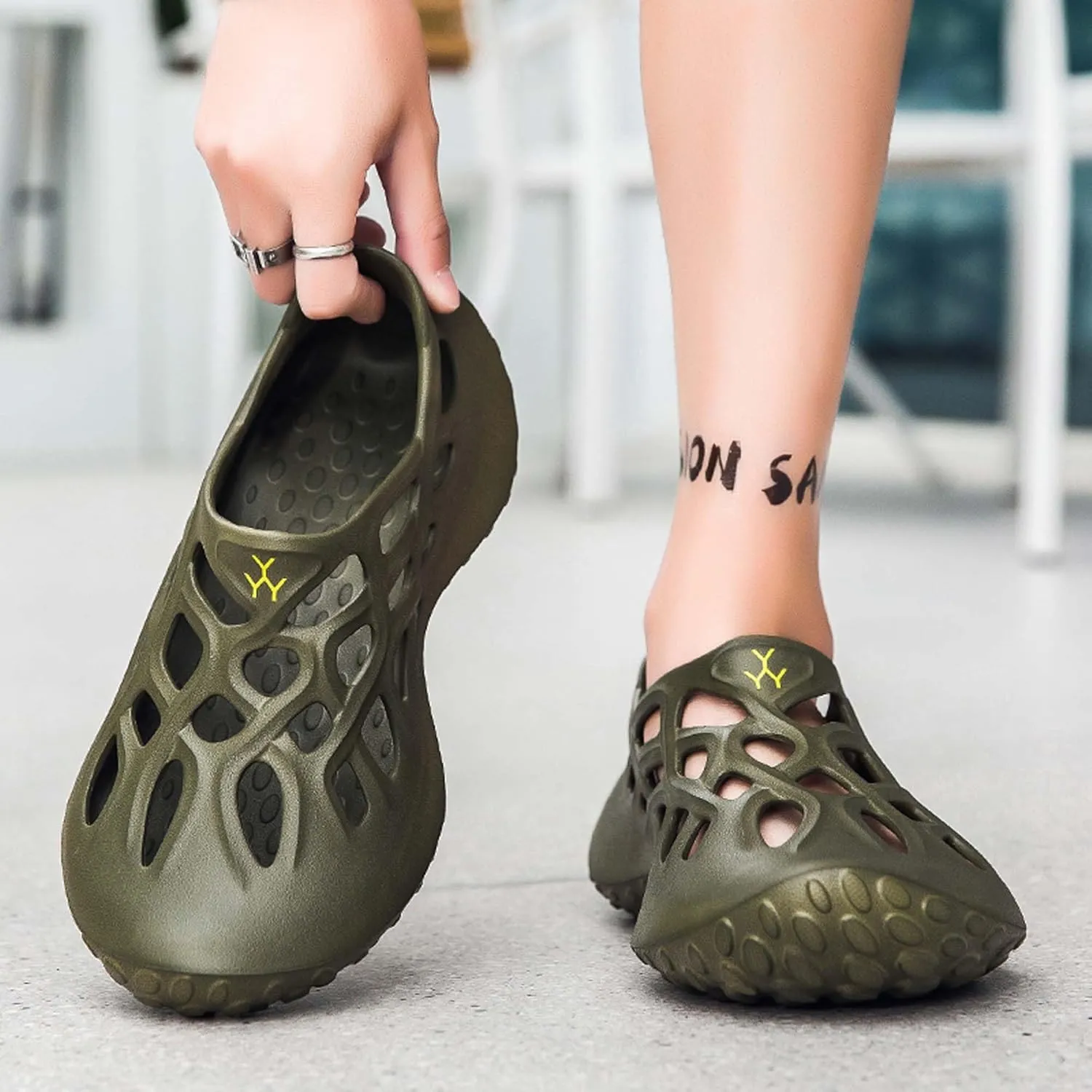 Men's Garden Shoes Summer Thick Bottom Hollow Out Sports Sandals Arch Support Water Shoes Outdoor Hiking Quick Drying Beach Swimming Walking Sandal Slippers