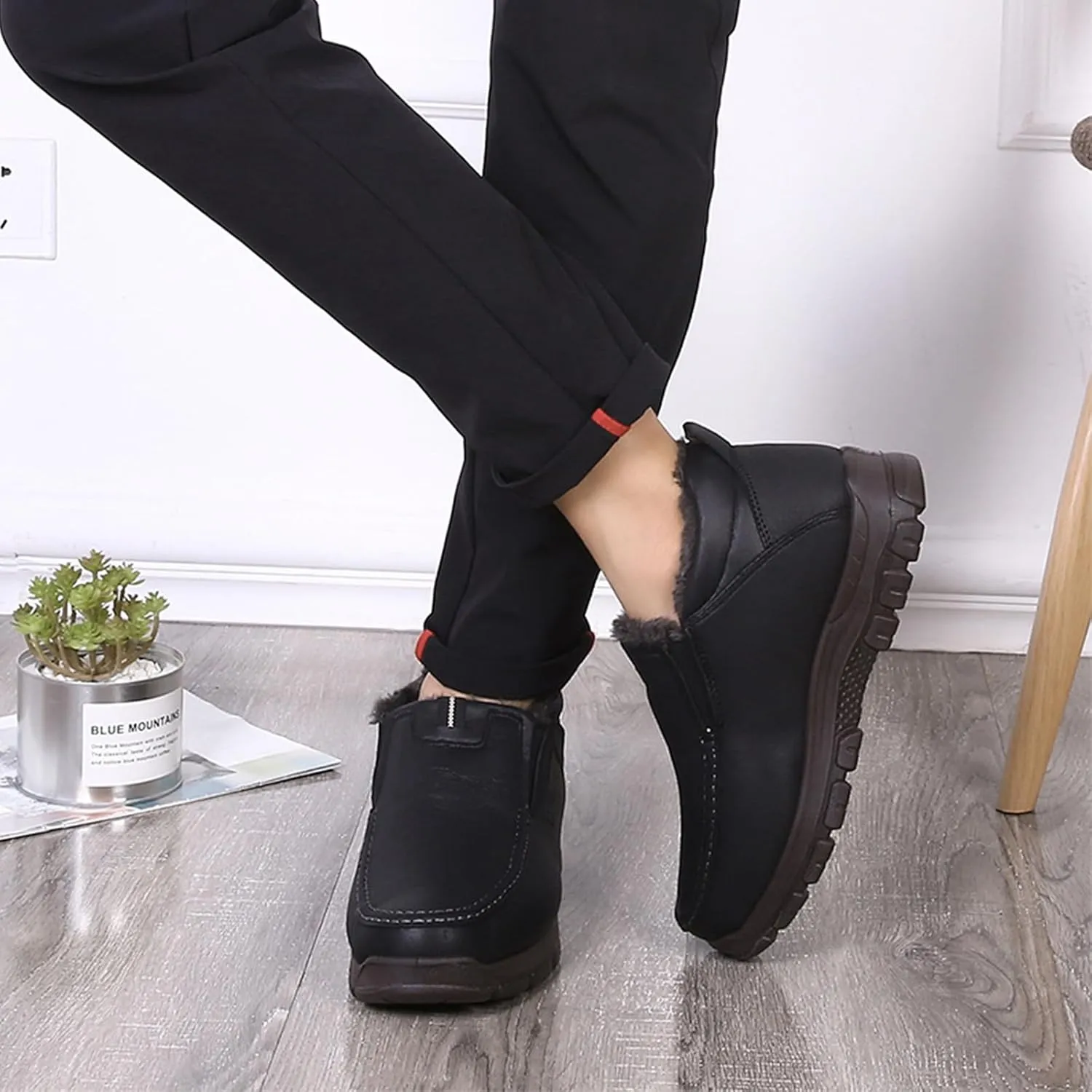 Men's Slip-On Winter Snow Boots Warm Fur Lined Casual Non-Slip Outdoors Leather Booties Cozy Walking Loafers