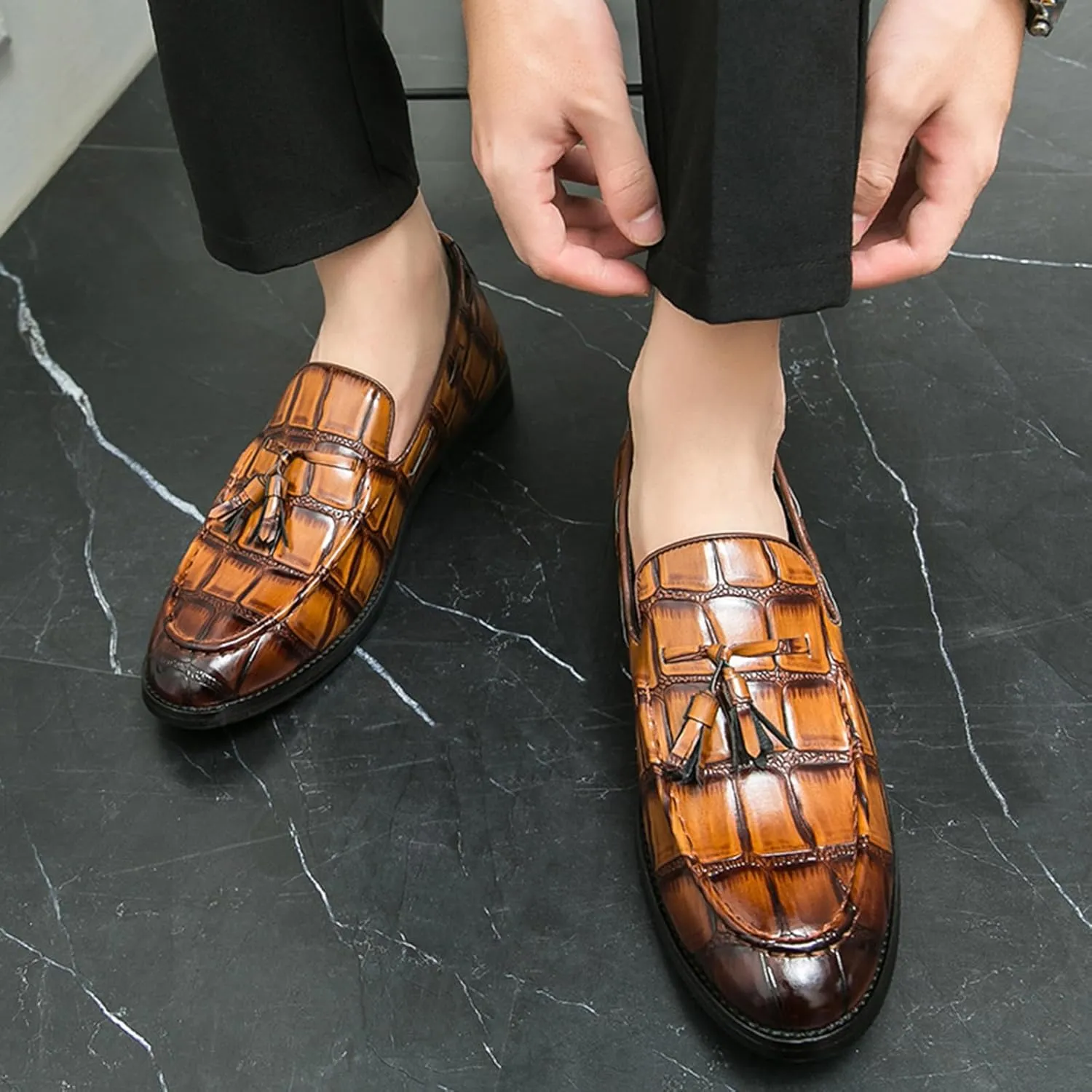 Men's Tassel Round Toe Slip-on Loafers Classic Crocodile Pattern Dress Shoes Comfortable Anti-Slip Business Formal Wedding Shoes for Men