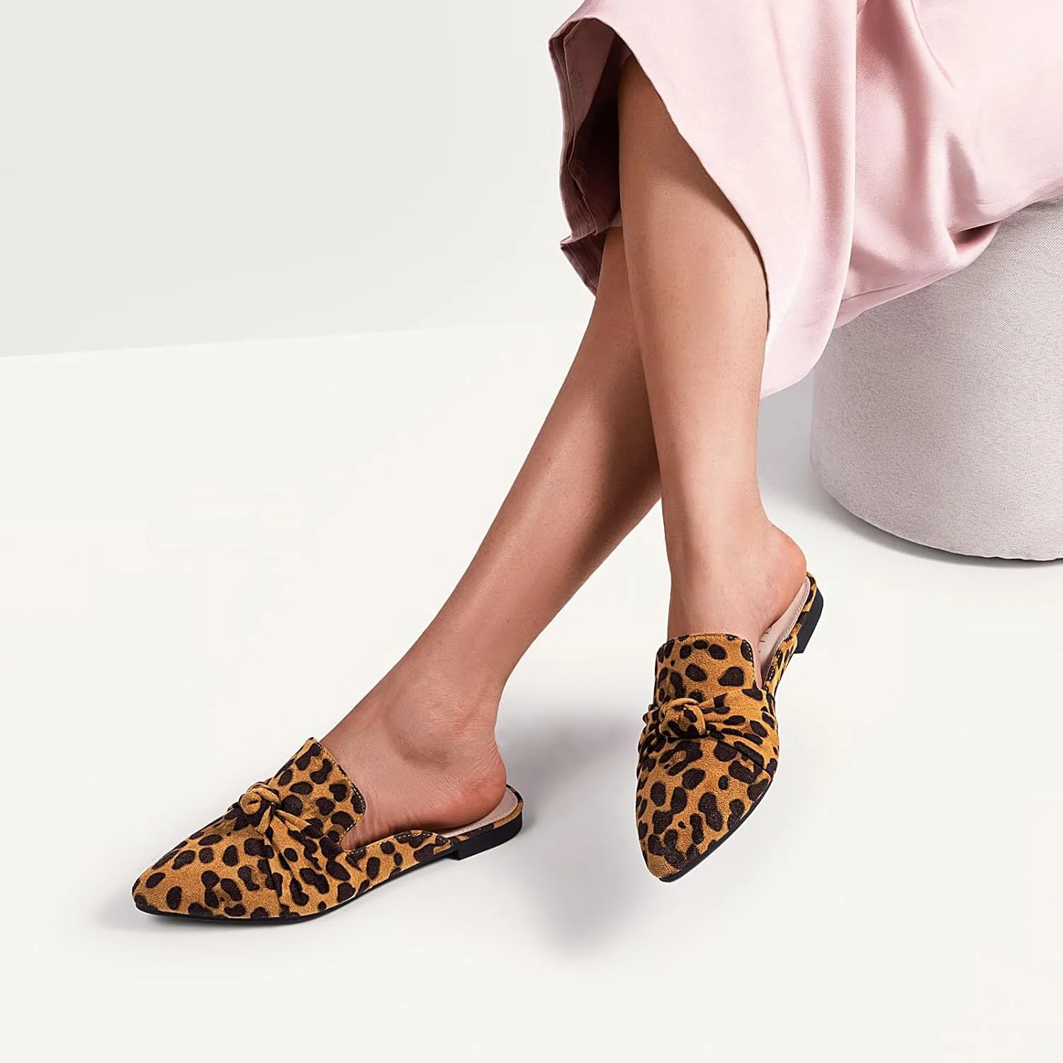 MUSSHOE Mules for Women Flats Comfortable Pointed Toe Slip on Women Mules Flats…