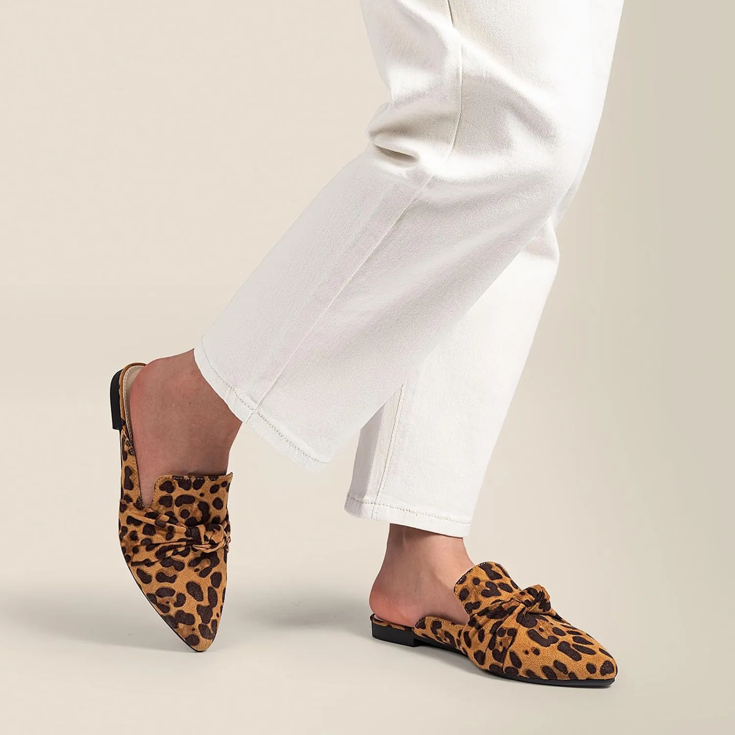 MUSSHOE Mules for Women Flats Comfortable Pointed Toe Slip on Women Mules Flats…