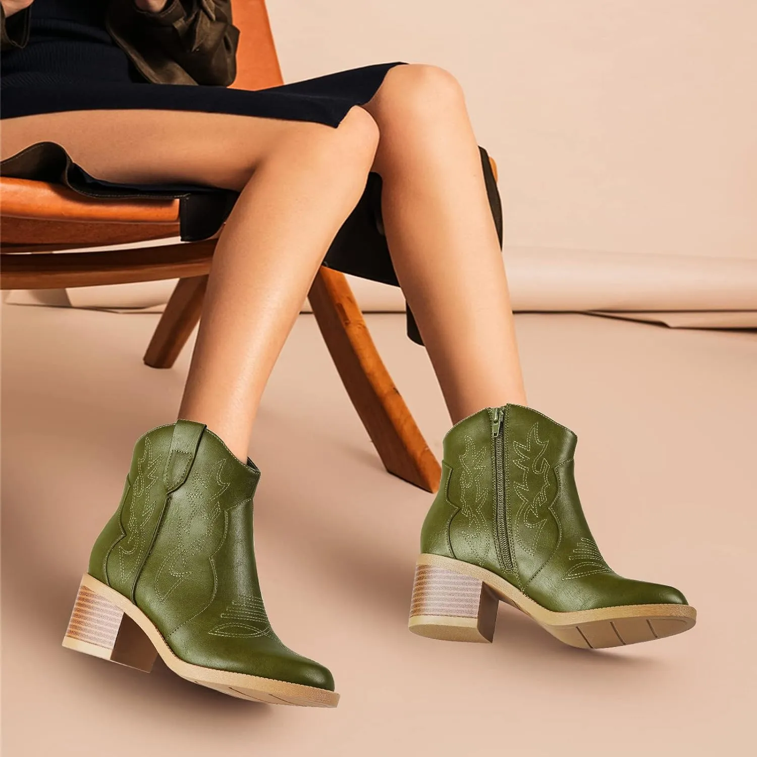 PIZZ ANNU Women's Embroidered Western Cowboy Boots Cowgirl Round Toe Short Ankle Boots Ladies Fashion Retro Classic Booties Chunky Heels