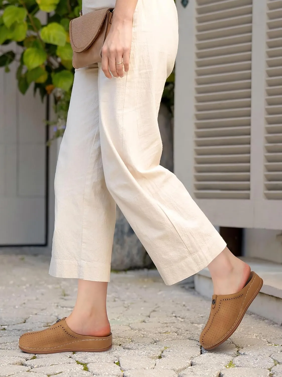 SHIBEVER Clogs for Womens Mules Shoes: Slip-On Flat Mule Shoes - Closed Toe Sandals Comfortable